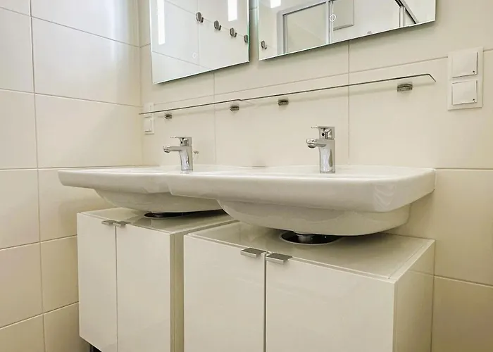 Roomy For Families And Groups Apartmán