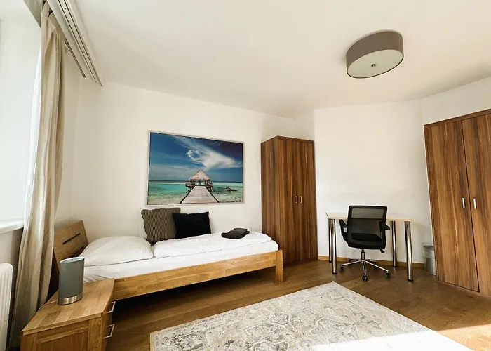 Roomy For Families And Groups *
