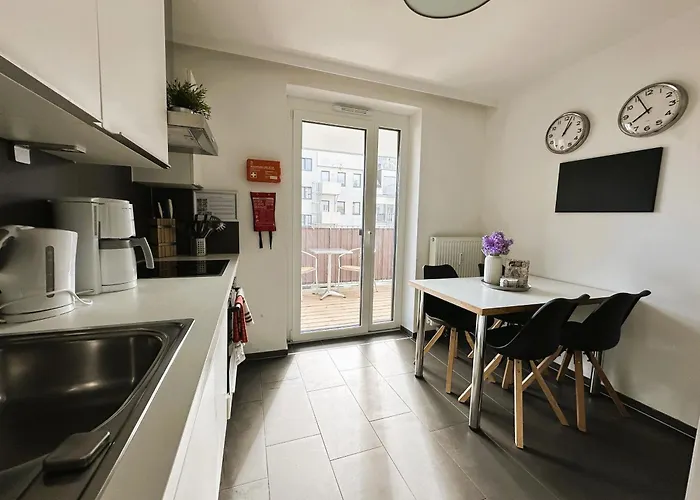 Roomy For Families And Groups Apartmán