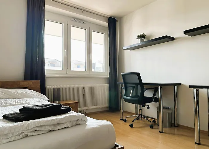 Roomy For Families And Groups *